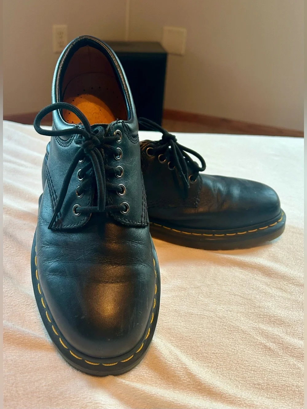 Dr Martin’s Classic Black Leather Lace-Up Men's Shoes Sz 8